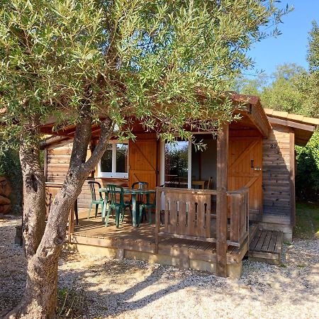 Hotel Les Chalets Du Relais D'Aguilar Tuchan Exterior foto